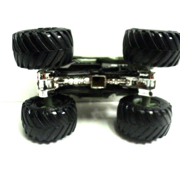 Monster Jam Soldier Fortune Green Vehicle 2018 Hot Wheels 1:43 Scale 3 3/4" Long - Picture 5 of 5